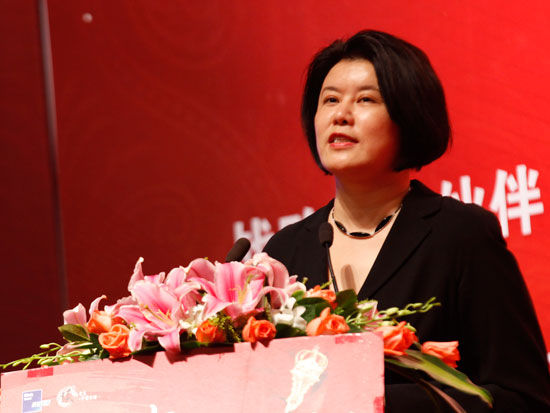優(yōu)米網創(chuàng)始人王利芬發(fā)言(新浪財經 陳鑫 攝)