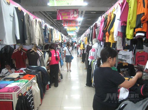 預測2013：中國服裝行業(yè)撞上懸崖效應